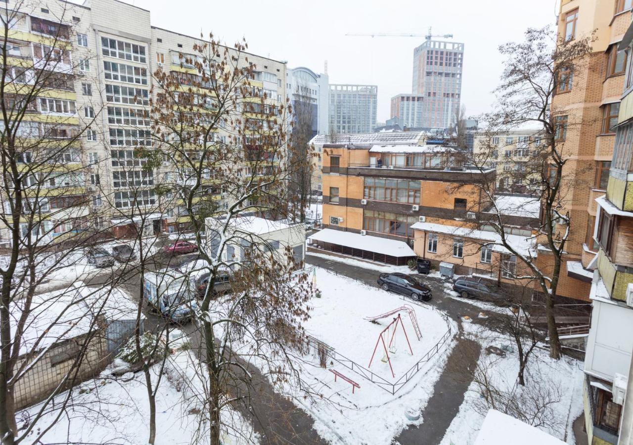 Apartments On Kopernyka Kyiv Exterior photo